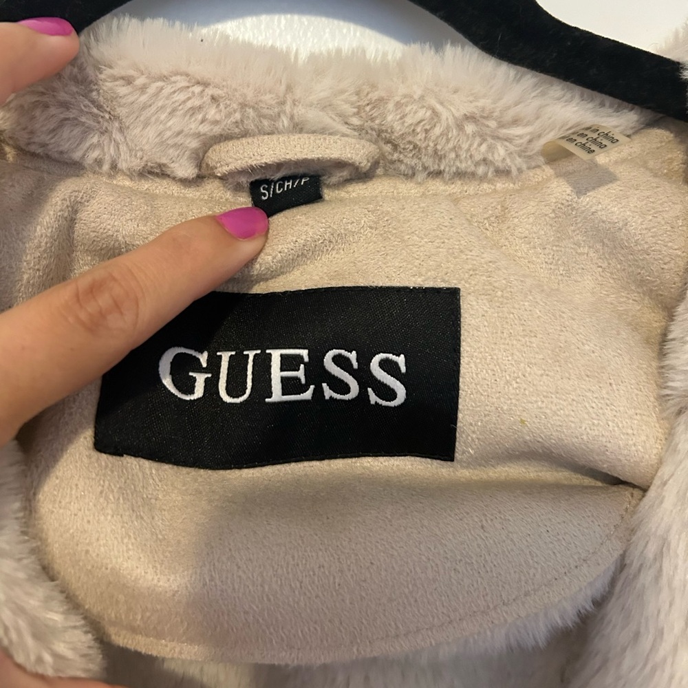 Guess Jacket Size Small - Picture 4 of 5